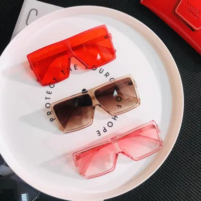 Nouvelles lunettes de soleil cool et élégantes pour garçons et filles